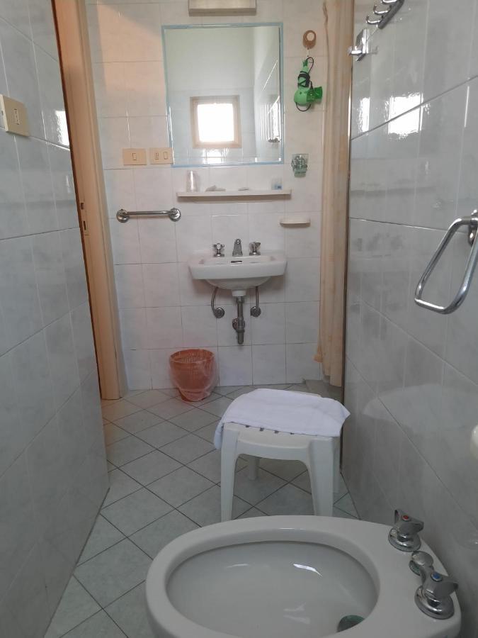 Hotel Villa Claudio Marina di Massa Zewnętrze zdjęcie