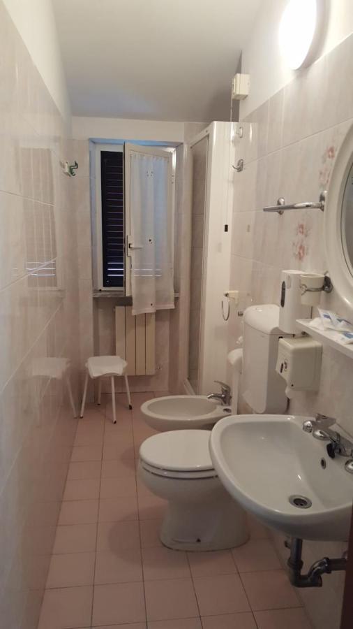 Hotel Villa Claudio Marina di Massa Zewnętrze zdjęcie
