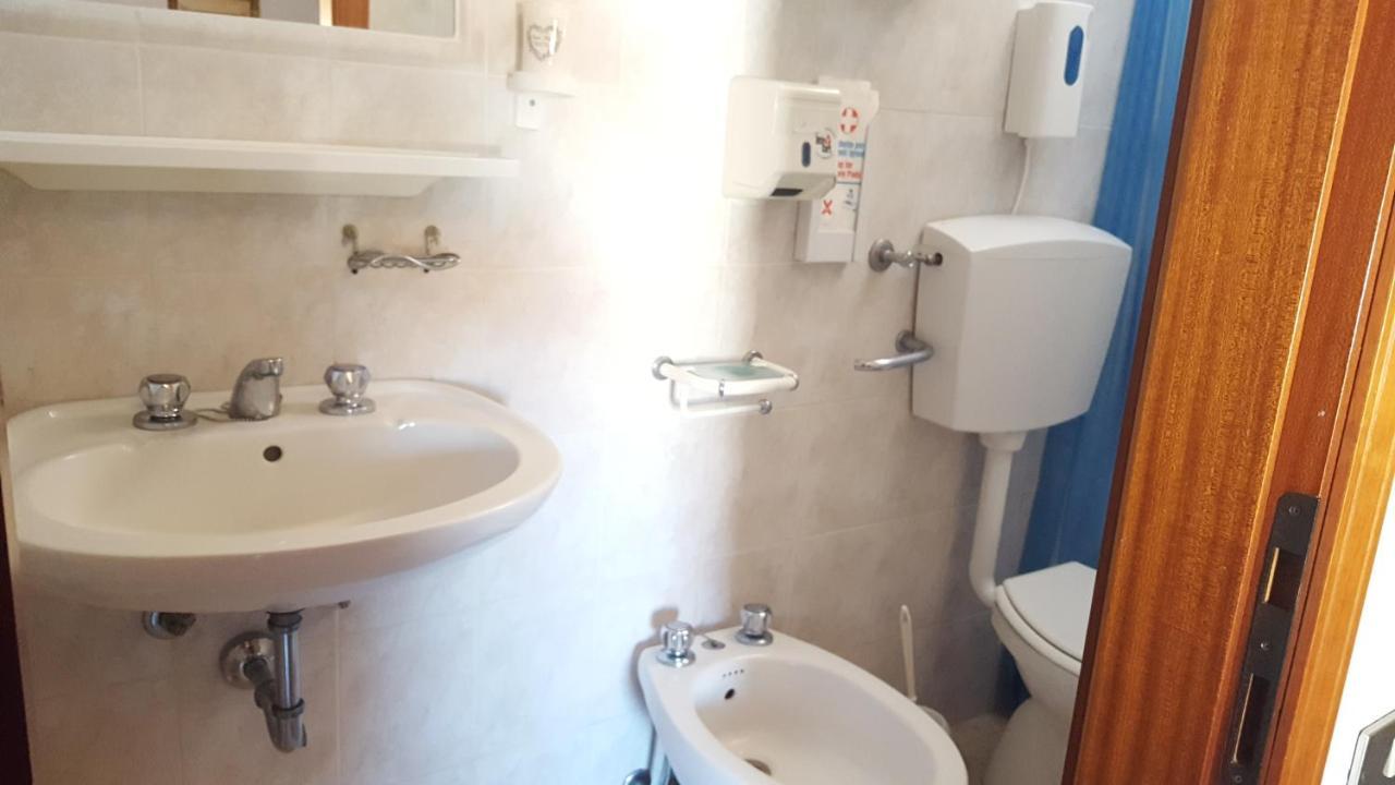 Hotel Villa Claudio Marina di Massa Zewnętrze zdjęcie