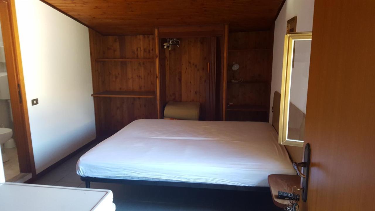 Hotel Villa Claudio Marina di Massa Zewnętrze zdjęcie